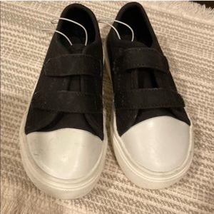 Harper canyon black Velcro sneakers Size 9
